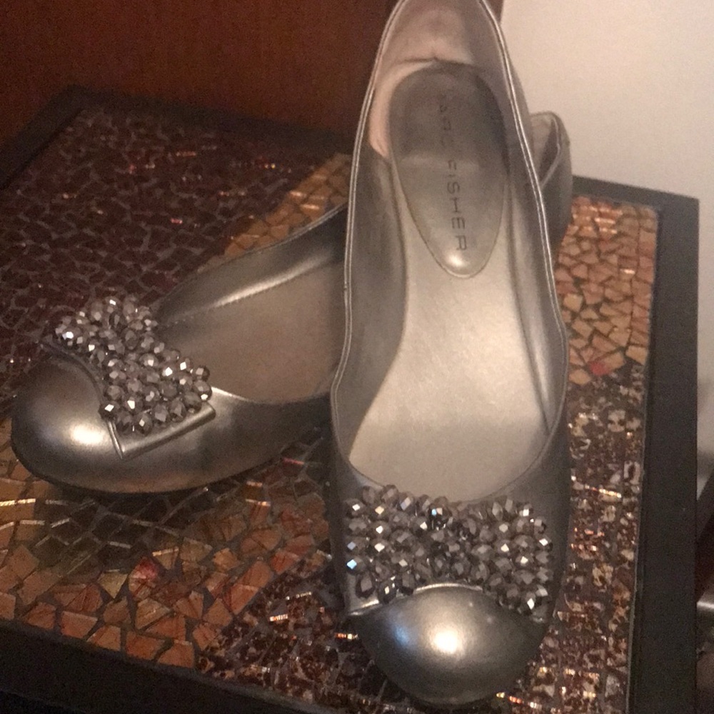 Adorable Marc Fisher Flats, size 10